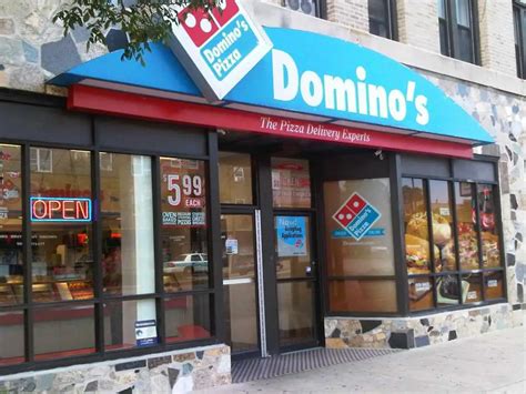 domino's restaurant near me.